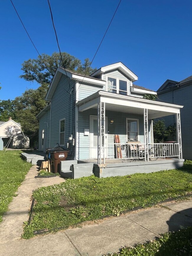Building Photo - 617 Van Roberts Pl
