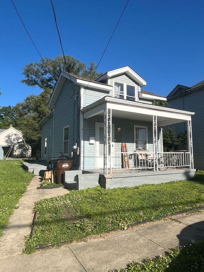 Building Photo - Two Bedroom House in Cincinnati!