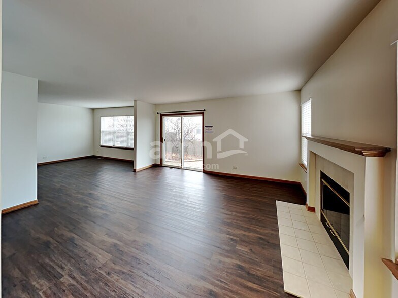 Building Photo - 2809 Adobe Dr