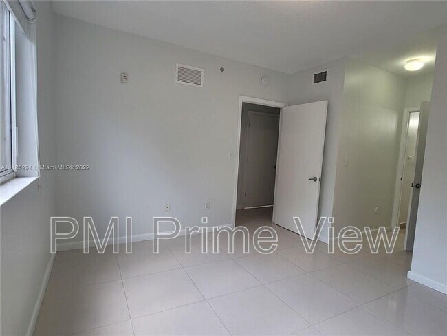 Building Photo - 11060 SW 196th St