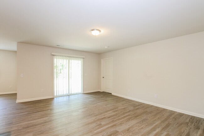 Building Photo - 2195 Bayside St SW