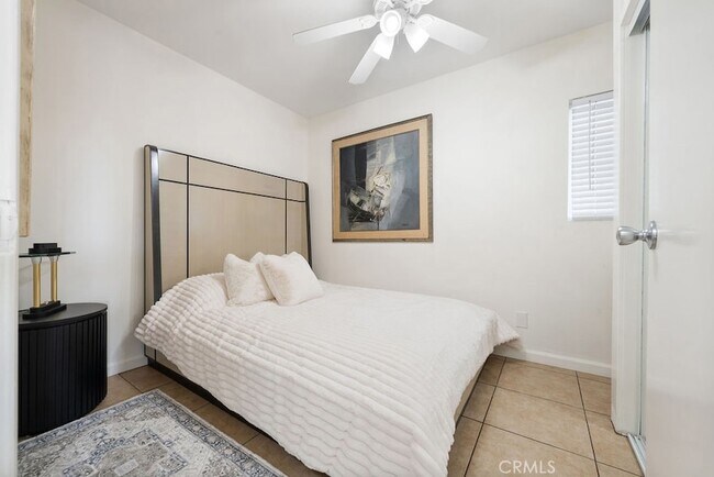 Building Photo - 640 S Coast Hwy