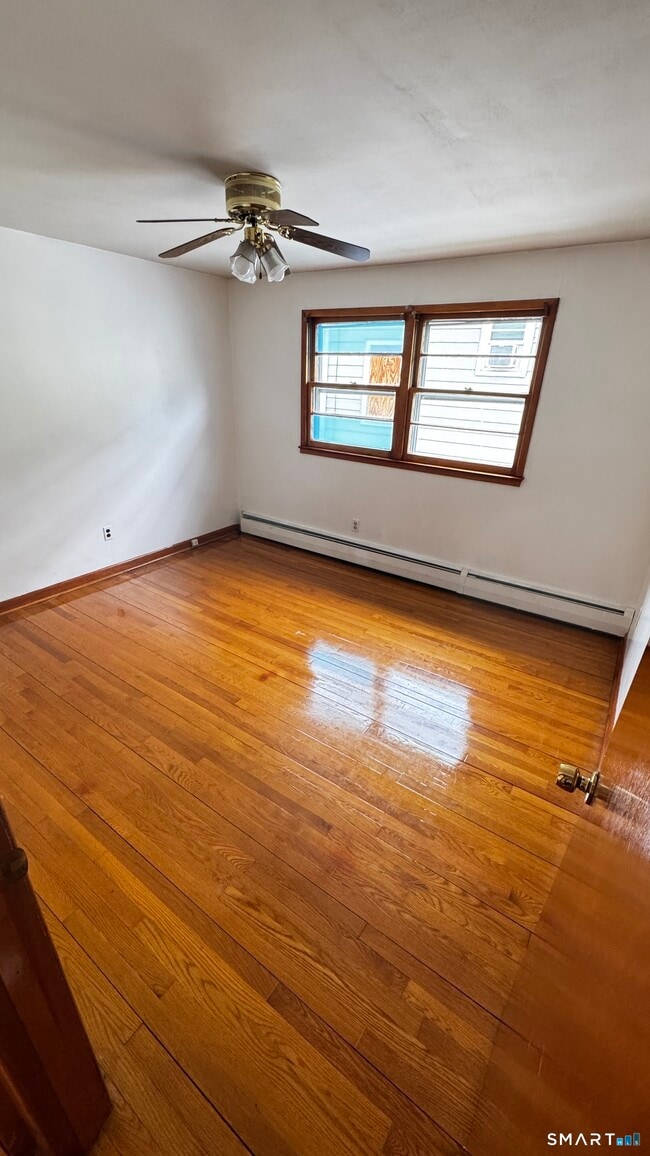 Building Photo - 156 Putnam Ave