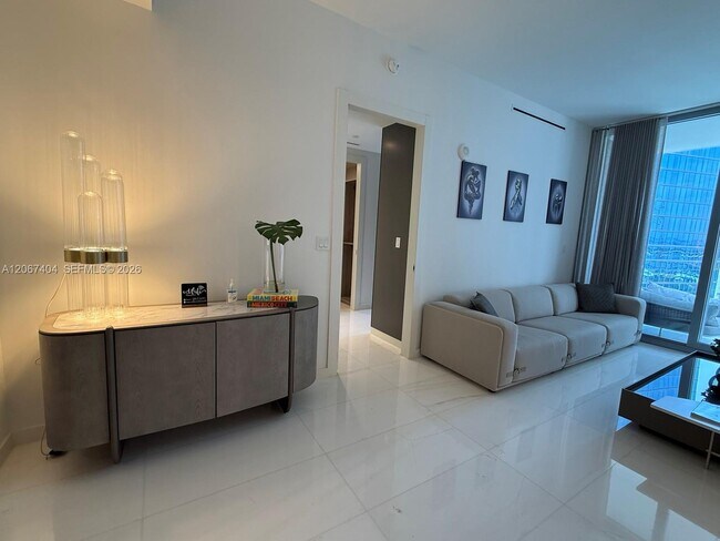 Building Photo - 300 Biscayne Blvd Way