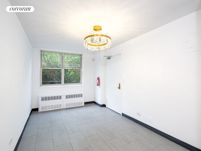 Primary Photo - 185 E 85th St
