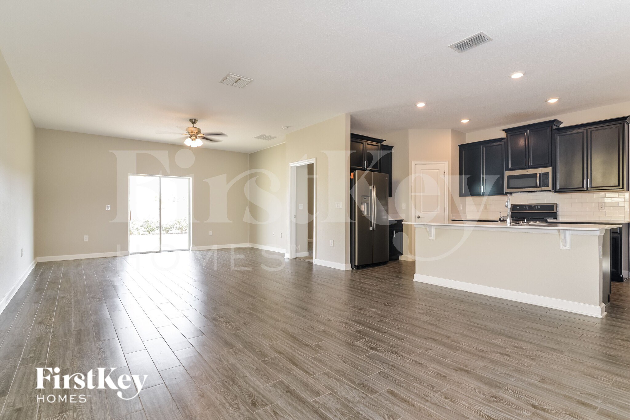 Building Photo - 1320 Oak Crest St