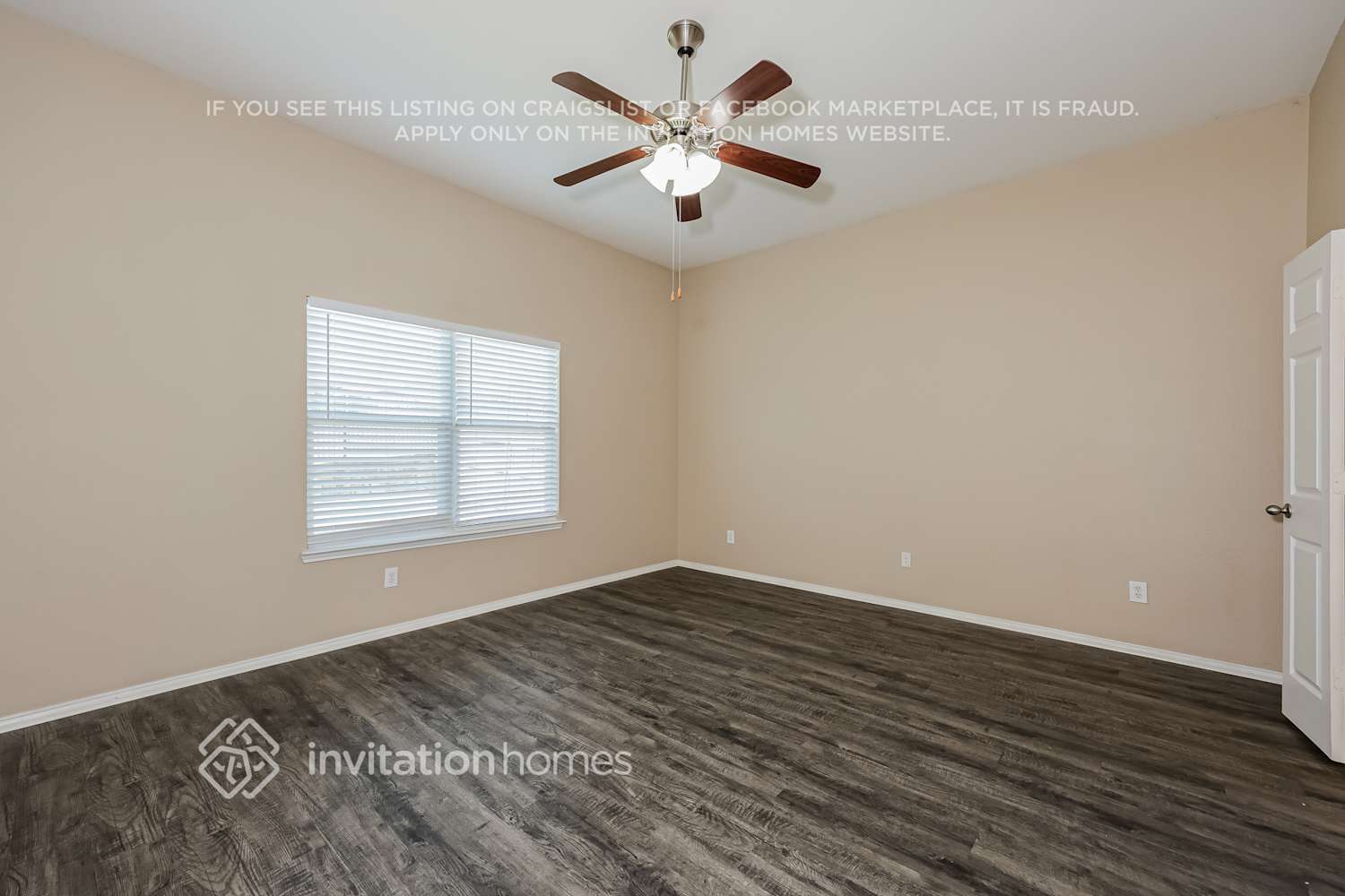Building Photo - 15713 Landing Creek Ln