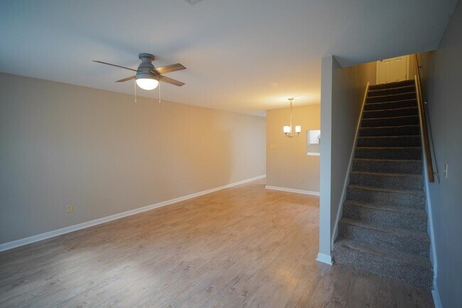Building Photo - 2414 Manzanita Ct