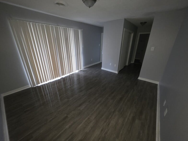 Building Photo - 225 W McDowell Rd