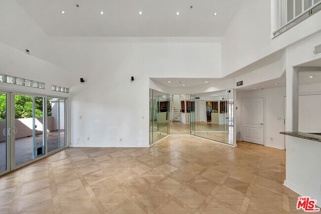 Building Photo - 4477 Woodman Ave