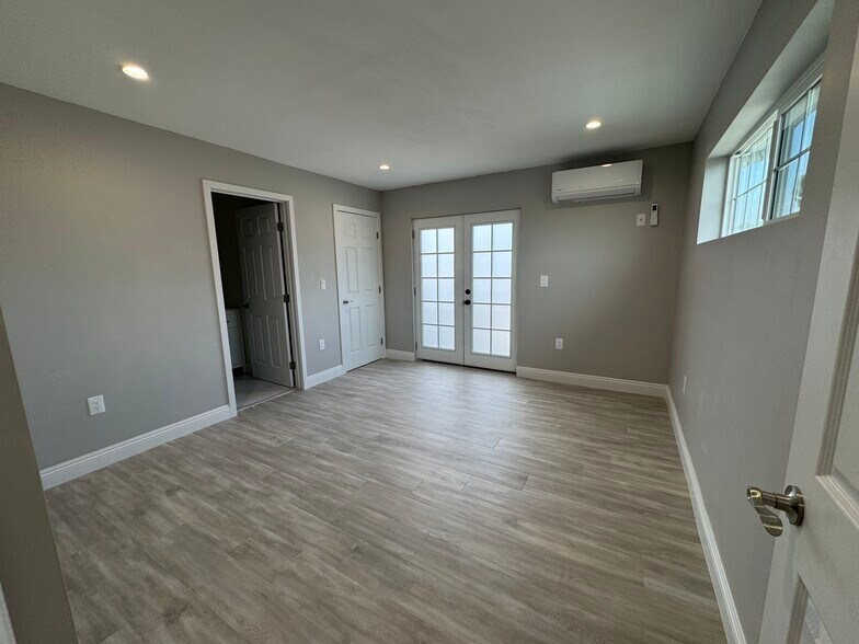 Building Photo - 756 Harps St