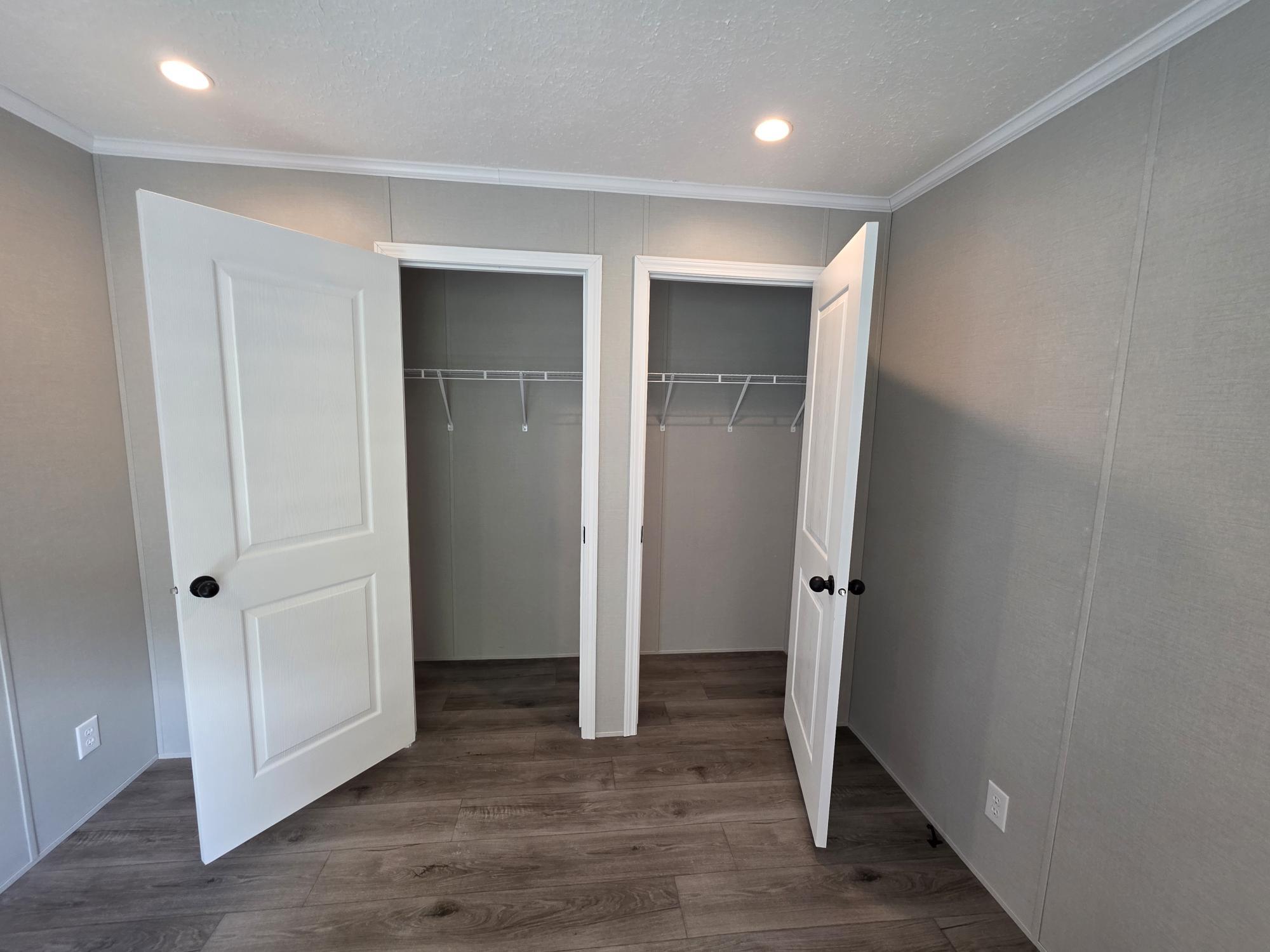 Building Photo - 16 Thomas Ln