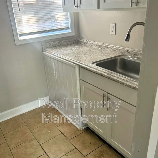 Building Photo - 2241 Woodward Ave