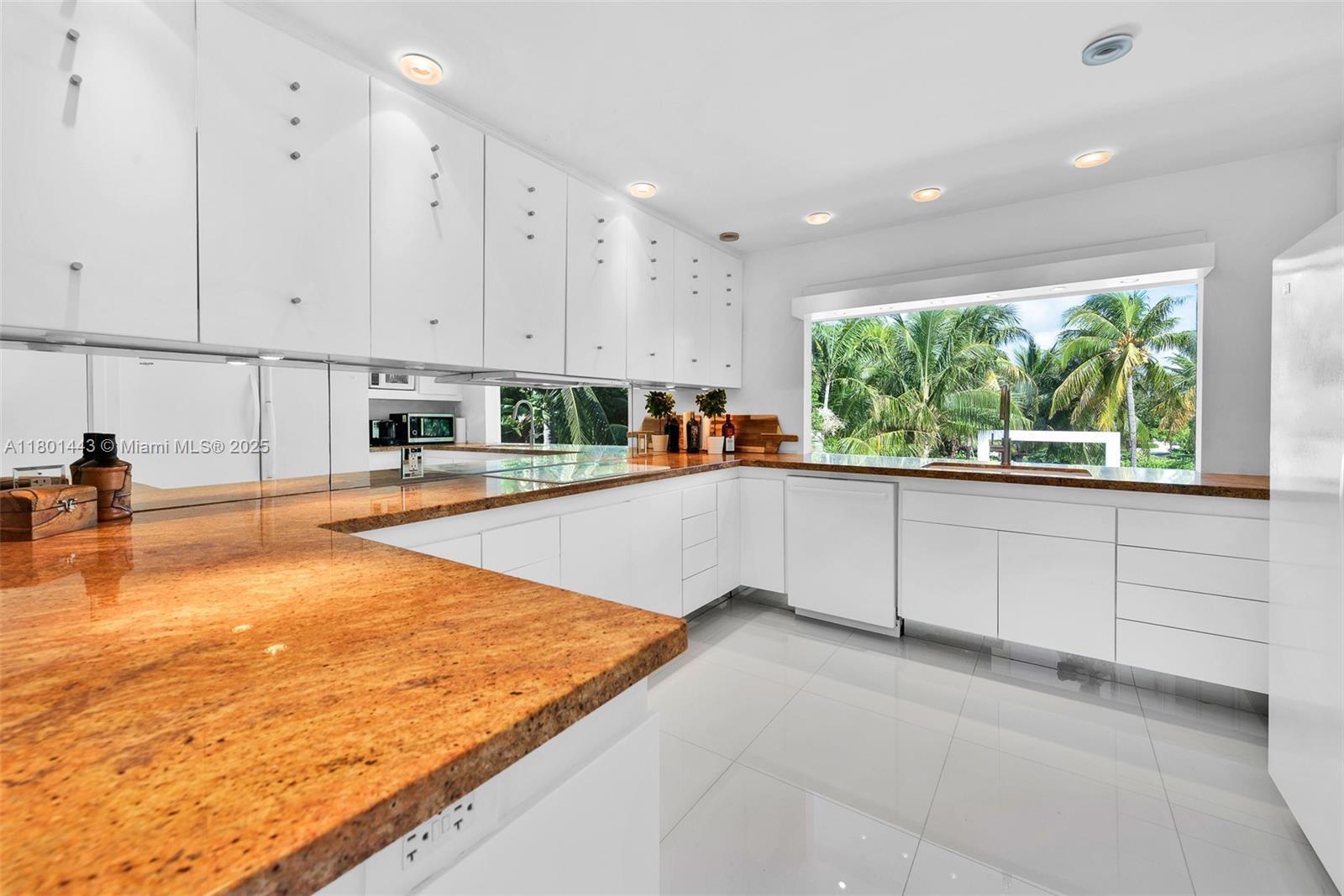 Building Photo - 60 Ocean Front Dr