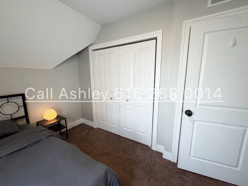 Building Photo - 1032 Logan St SE