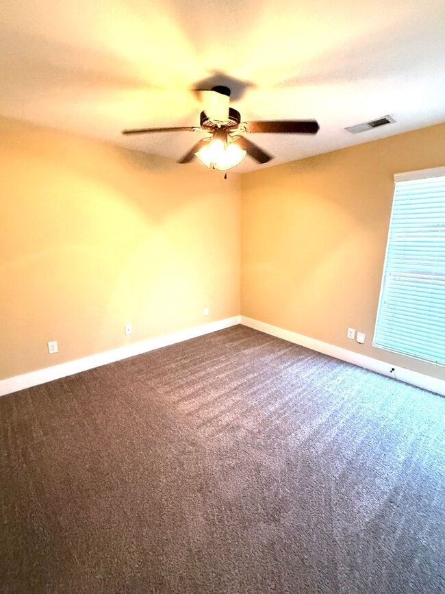Building Photo - **3 Bed 2 Bath With a Garage In Park Lake** Call 334-366-9198 to schedule a self tour