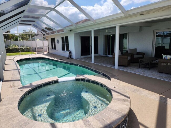 Building Photo - 1856 Woodhaven Cir