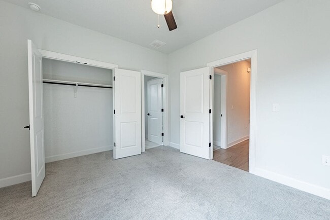 Building Photo - Amazing 3 bedroom, 2 bathroom home in East Austin!