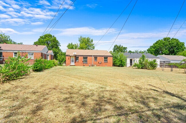 Building Photo - 3132 NW 44th St