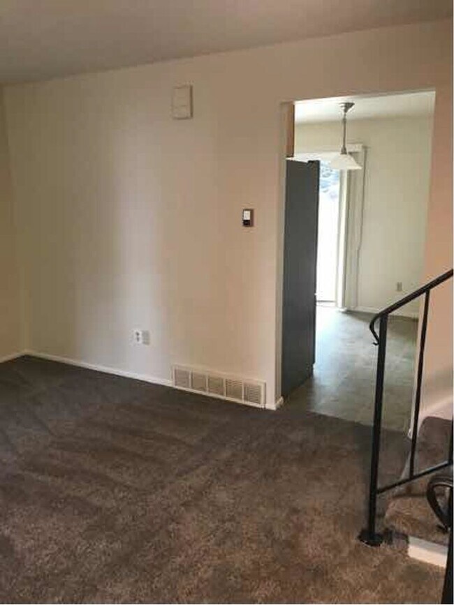 Building Photo - STUDENTS WELCOME! 3-Bed / 2-Bath Home 2 Miles from CSU