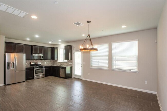 Building Photo - 1001 Zodiac Ln