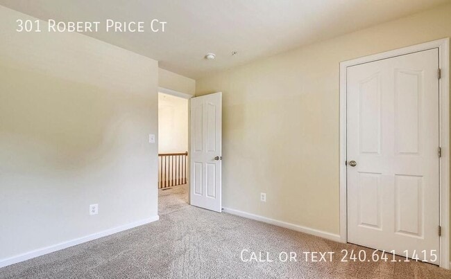 Building Photo - 301 Robert Price Ct