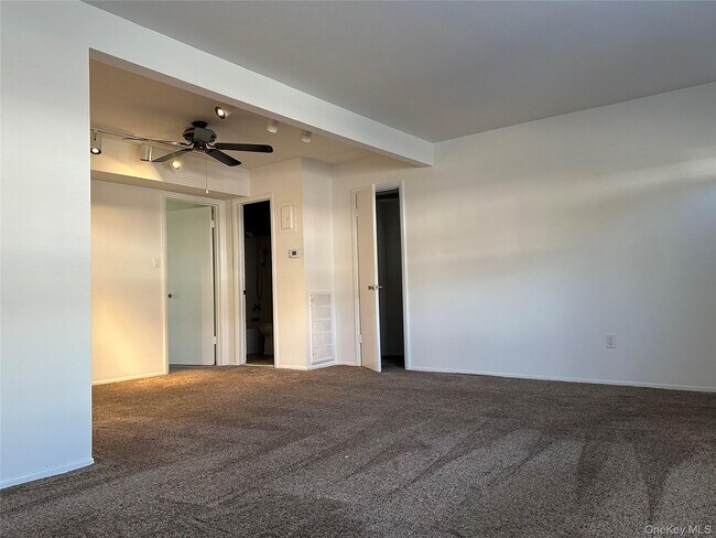 Building Photo - 88 Bailey Ct