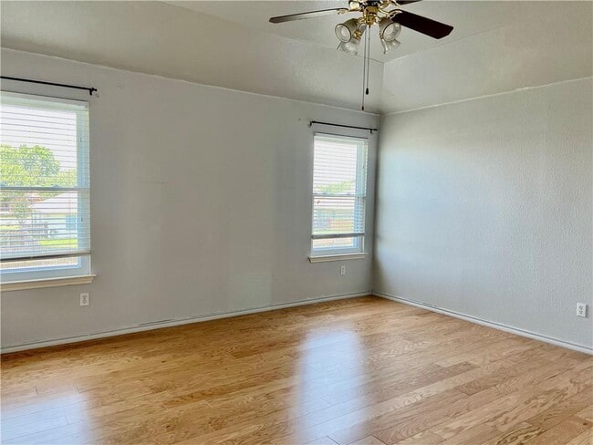 Building Photo - 309 Lone Star Blvd