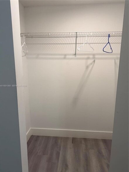 Building Photo - 853 E 24th St