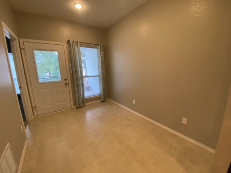 Building Photo - 400 Gaither St