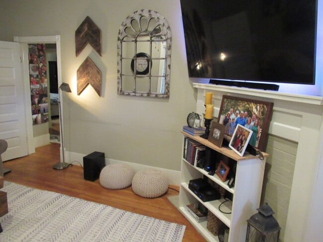 Building Photo - 416 W Montgomery St