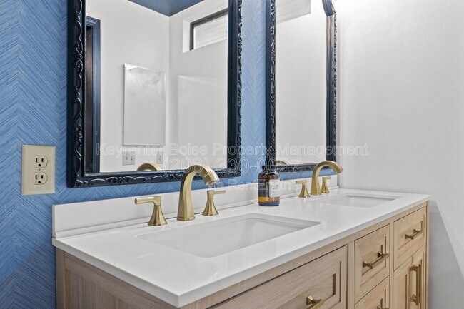 Building Photo - 2698 E Bergeson St