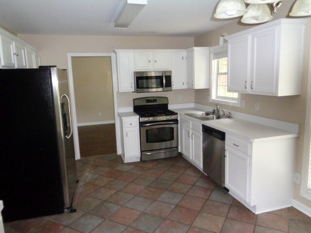 Building Photo - 5430 Harris Creek Dr