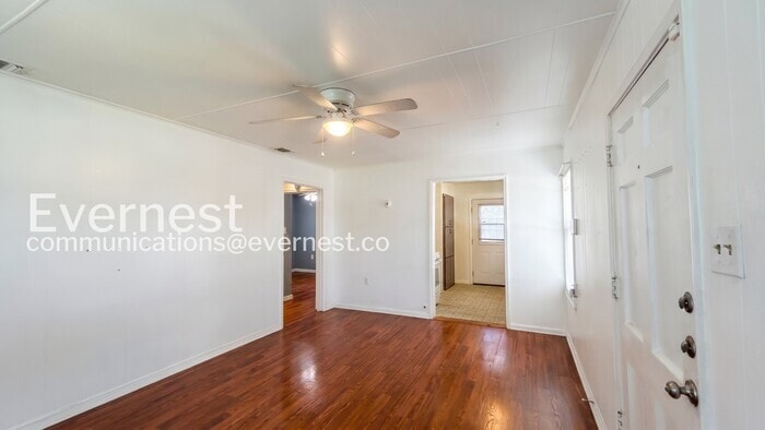 Building Photo - 118 Cravens Ave
