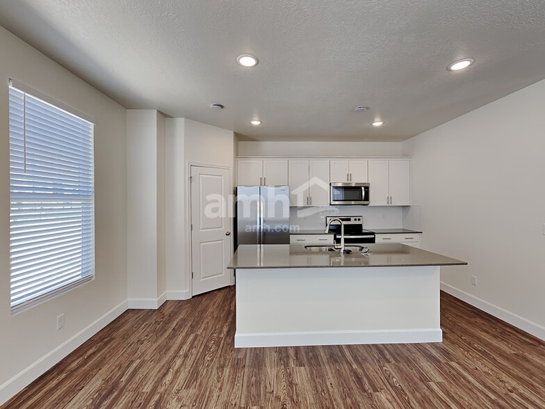 Building Photo - 5996 S Jordan Pkwy