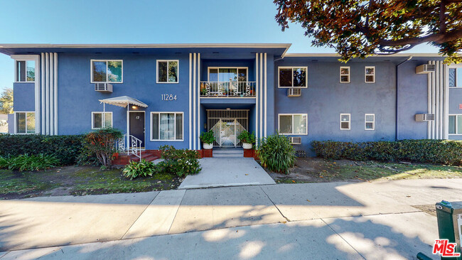 Primary Photo - 11284 Montana Ave
