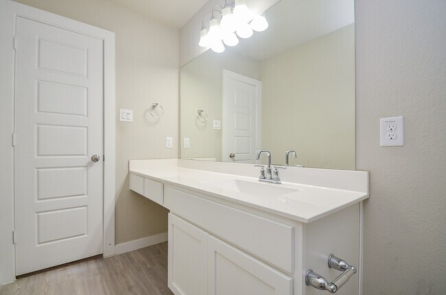 Building Photo - 2511 Shining Spur Ct