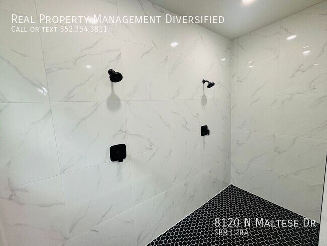 Building Photo - 8120 N Maltese Dr
