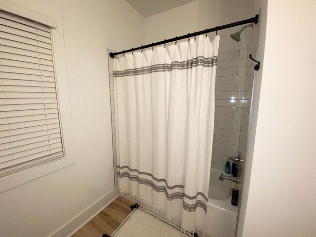 Building Photo - Fox Run Village Duette with Amenities