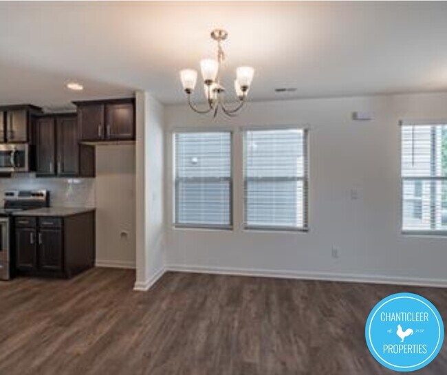 Building Photo - 10 Rochambeau Ct