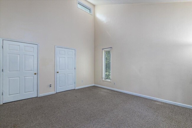 Building Photo - 5708 Bridlewood Dr