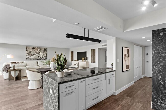 Building Photo - 3301 Bayshore Blvd