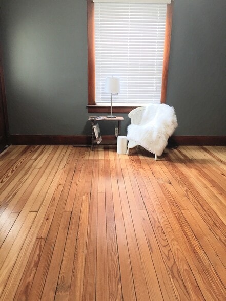 Building Photo - 726 N Columbus St