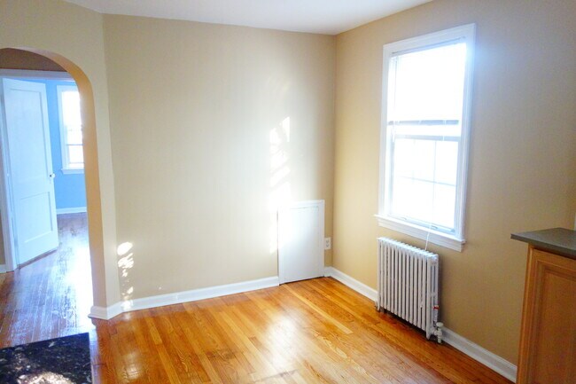 Building Photo - 8007 Garland Ave