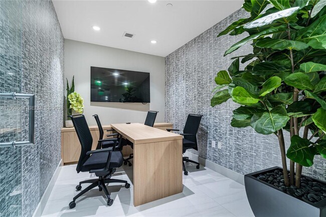 Building Photo - 17550 Collins Ave