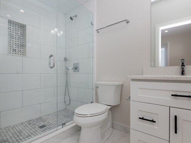 Building Photo - 9 Tovar St