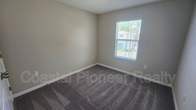 Building Photo - 2203 E 23rd Ave