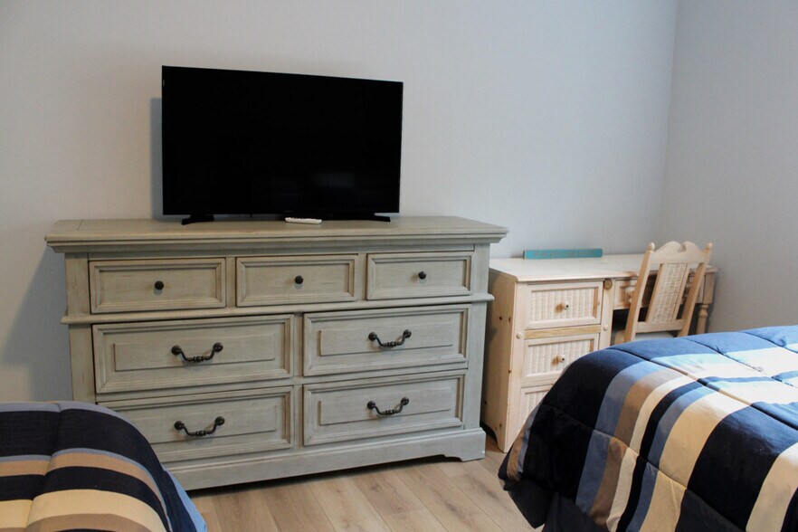 Building Photo - 125 Royal Poste Rd