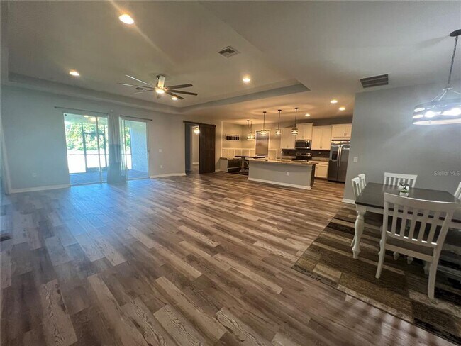 Building Photo - 10487 Atenia St