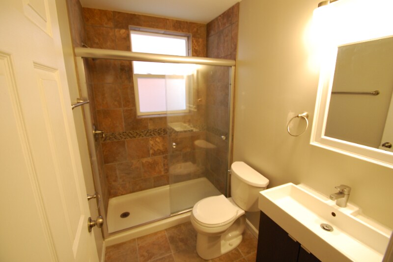 Building Photo - 452 W 3rd Ave